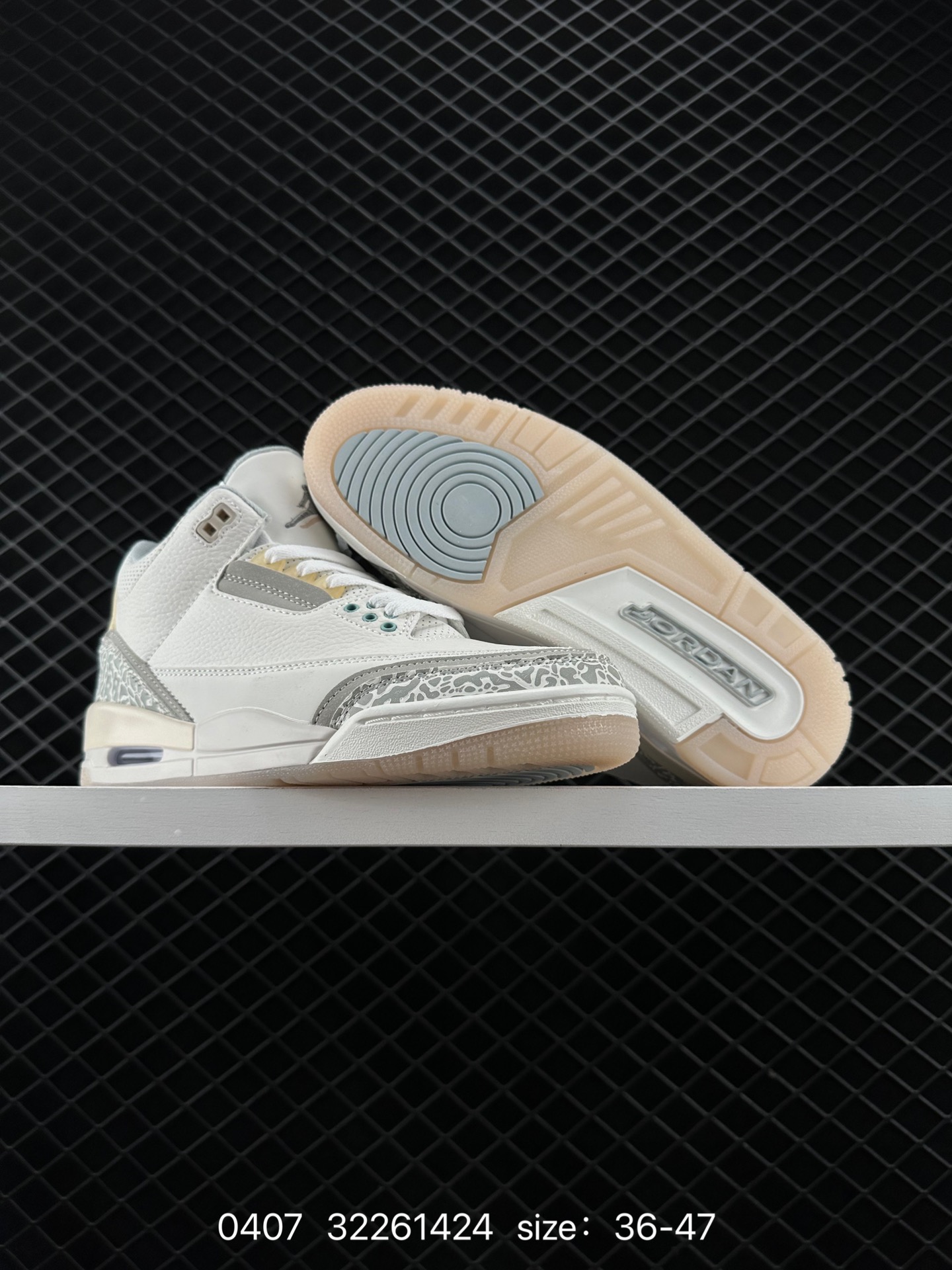 NIKE Air Jordan 3 Retro